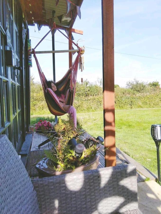 Отель Treguth Glamping Unique Experience - Themed Huts Saint Day Экстерьер фото